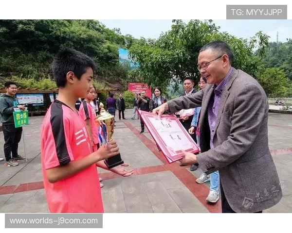 雁哥健身足球原图展示了体育锻炼与足球技巧的完美结合与激情碰撞